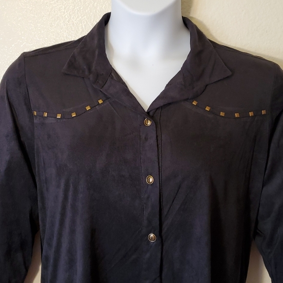 NWT! Adorable Velvety Plus Size Tops - Picture 2 of 7